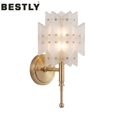 Moderní nástěnné svítidlo s pochodní ve stylu art deco